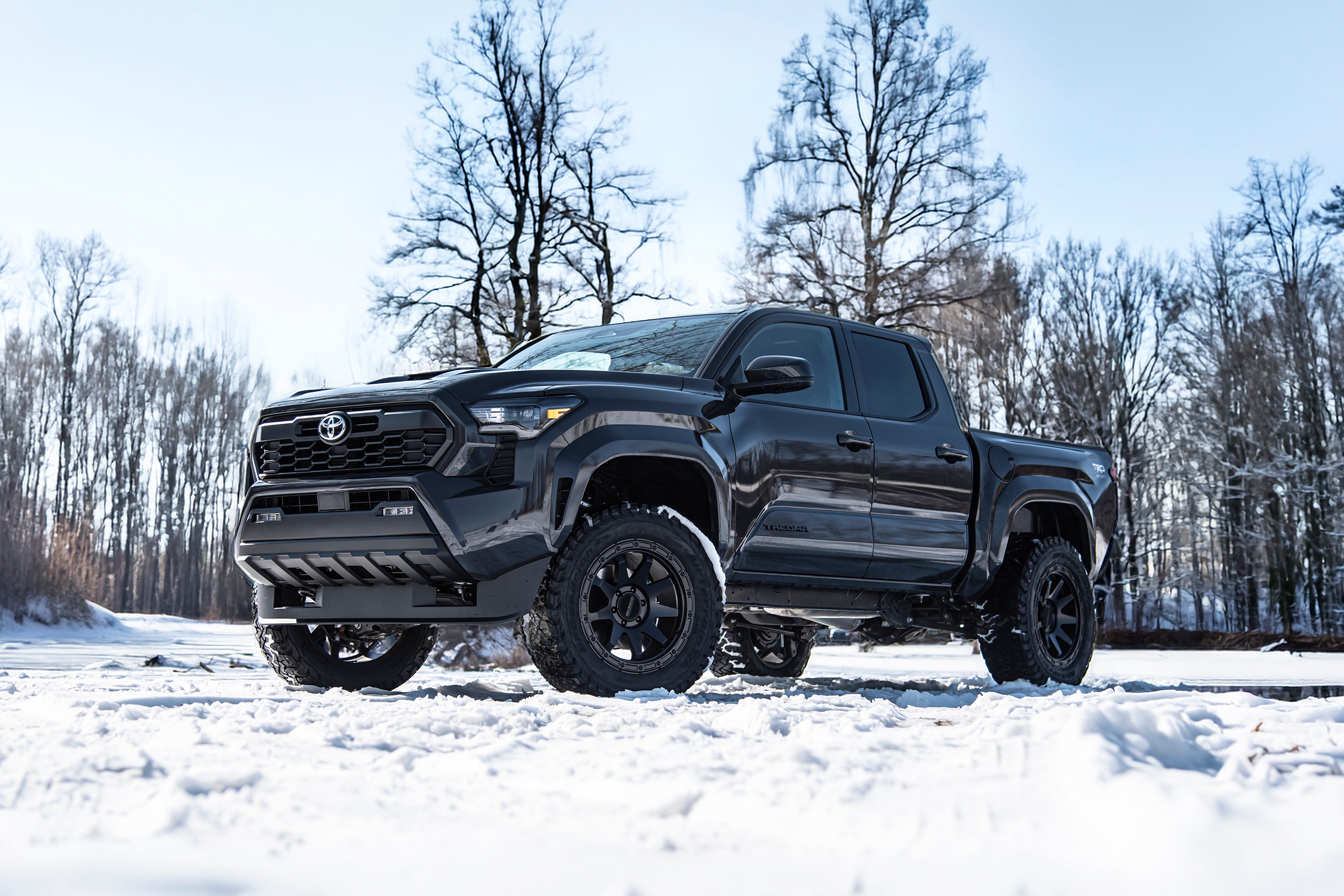 https://serenity-foxfactory.asset.akeneo.cloud/fox_asset_family/media/Toyota_Tacoma_2026_leveling_02.jpg