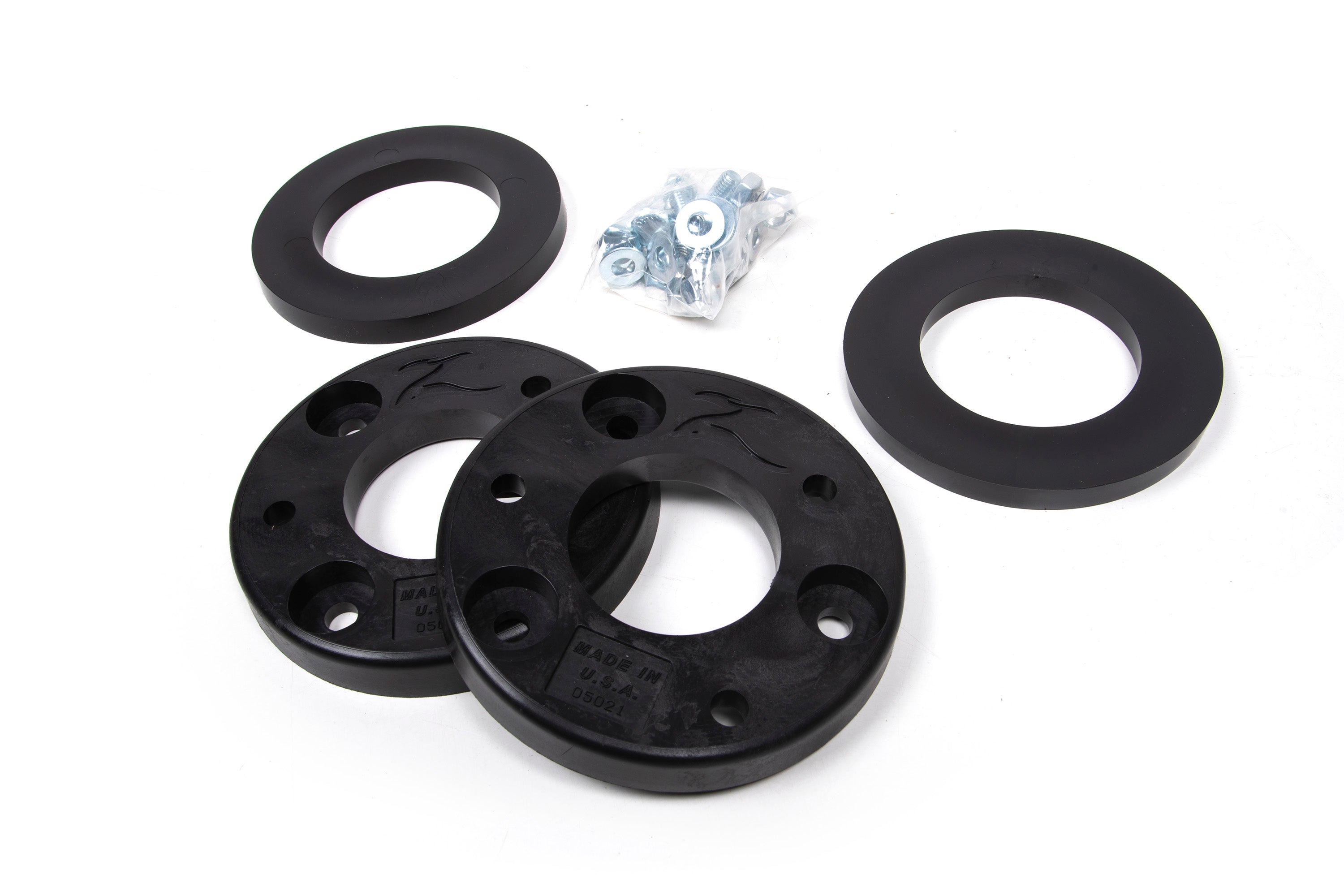 https://serenity-foxfactory.asset.akeneo.cloud/fox_asset_family/media/zon_f1205_ford_f150_leveling_kit_rotation_2.jpg